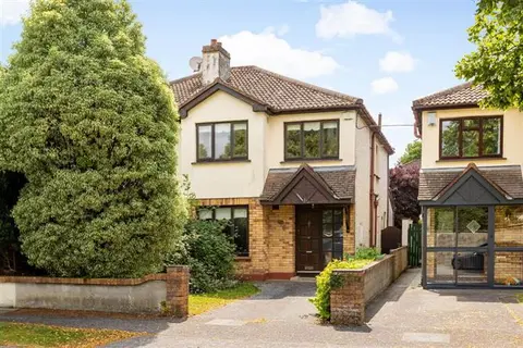 19 Woodville Grove, Lucan, Dublin